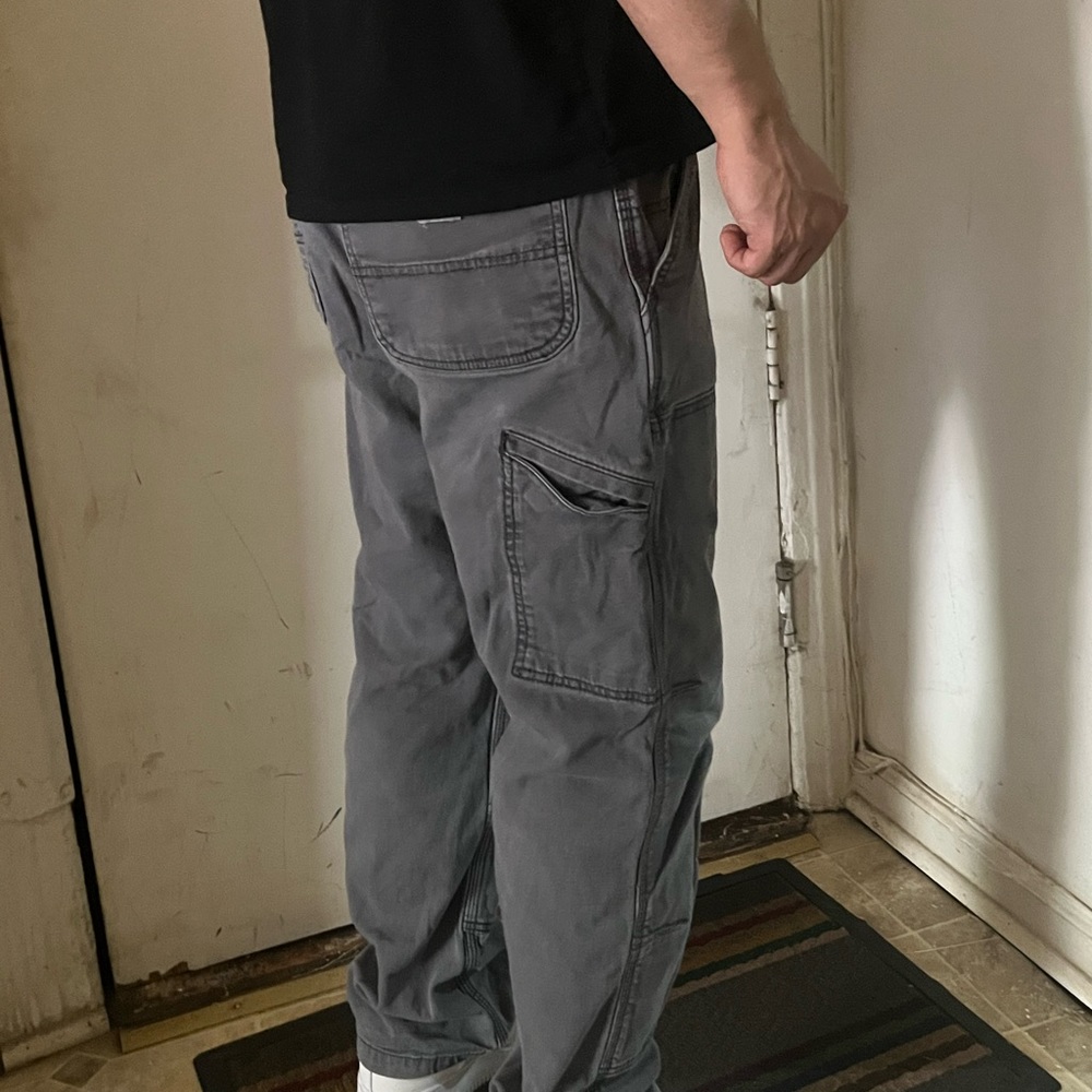Vintage Grey Carhartt Carpenter Pants
Relaxed fit